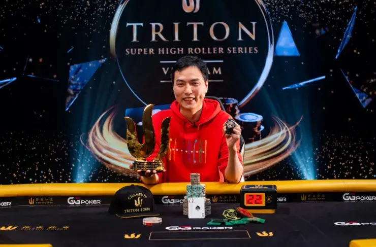 Aaron Zang bateu Michael Zhang no heads-up (Foto: Triton Poker)
