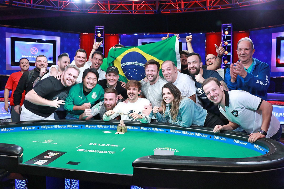 Yuri Martins e torcida - Campeão Evento #51 - WSOP 2019