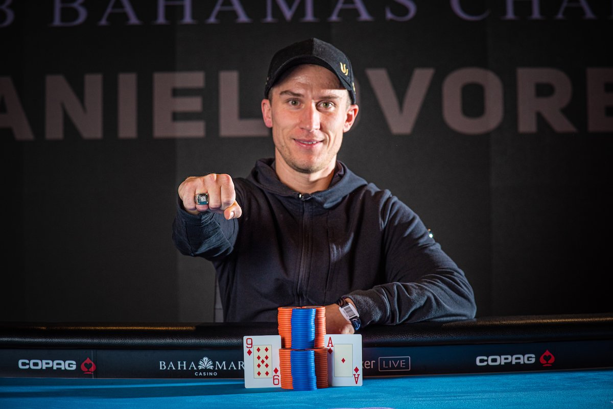 Daniel Dvoress campeão do Super High Roller Bowl Bahamas do Caribbean Poker Party