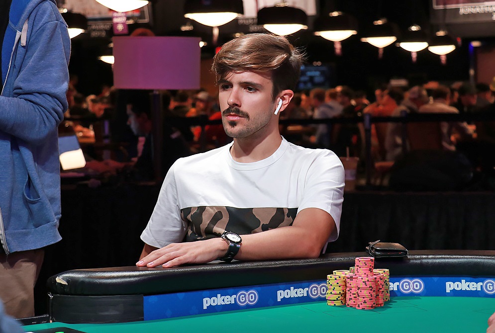 Yuri Martins na mesa final do Evento #51 da WSOP