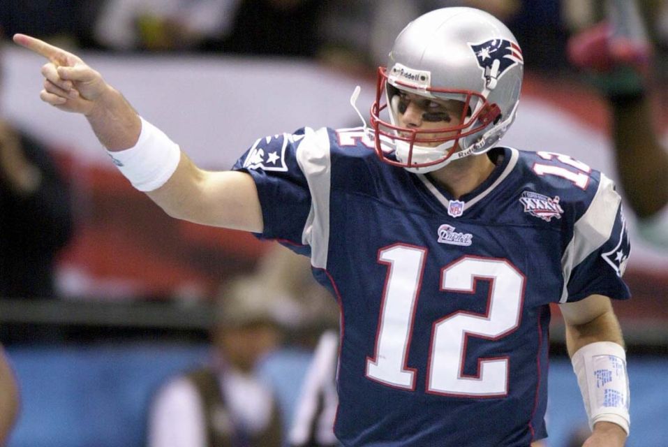 Em 2001, Brady conquistou seu primeiro Super Bowl com o New England Patriots (Foto: AP)