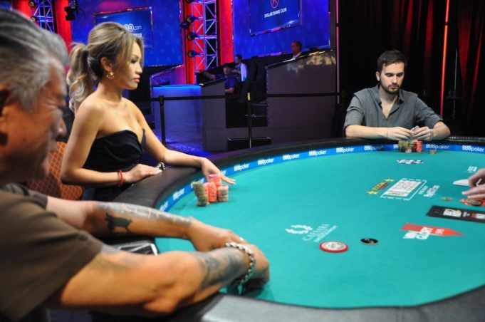 Kate Hoang e Julien Martini no heads-up da WSOP (Foto: WSOP)