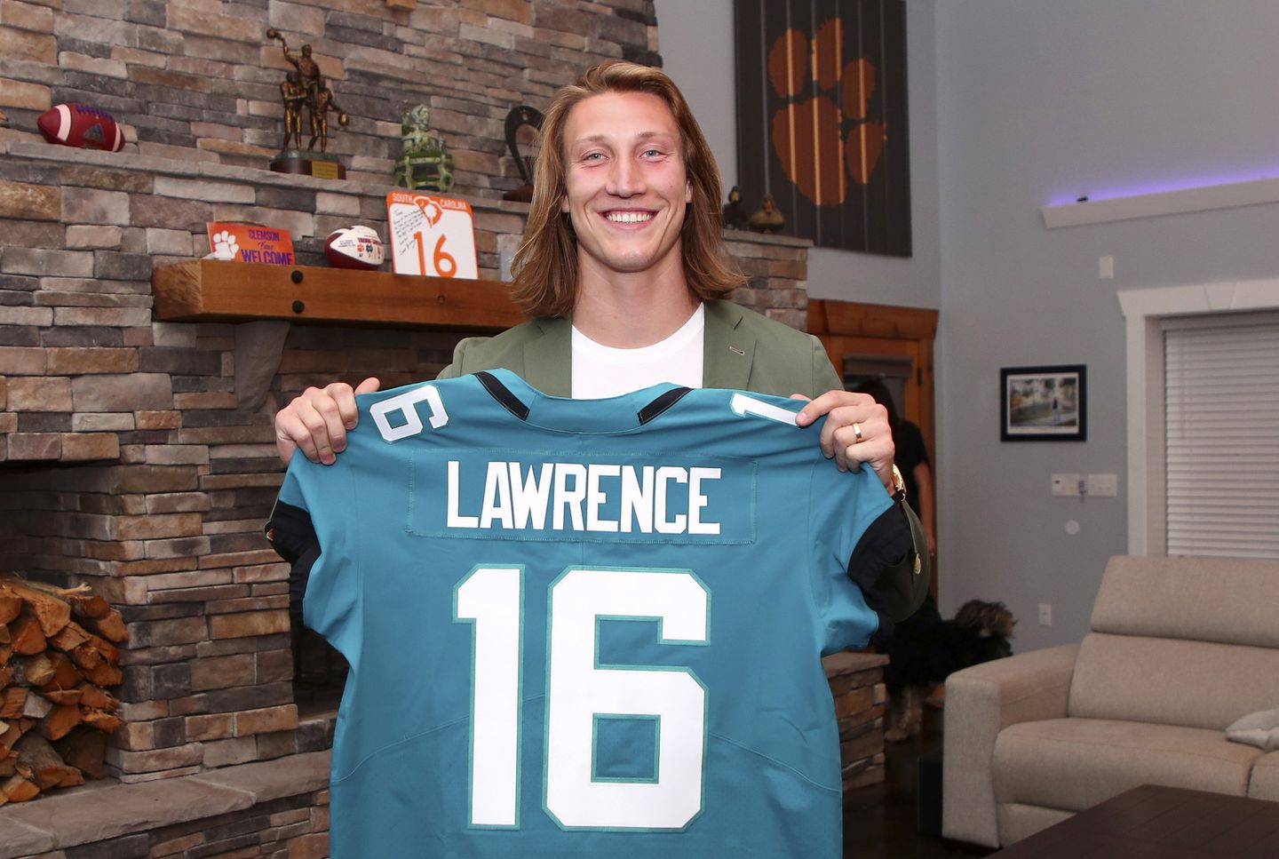 Trevor Lawrence chega na NFL com a tarefa de elevar o nível do Jaguars