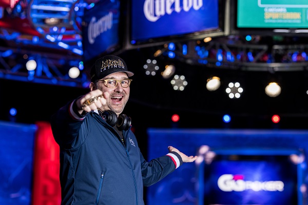 (Foto: PokerNews) Phil Hellmuth está em uma de suas melhores fases na WSOP 2021