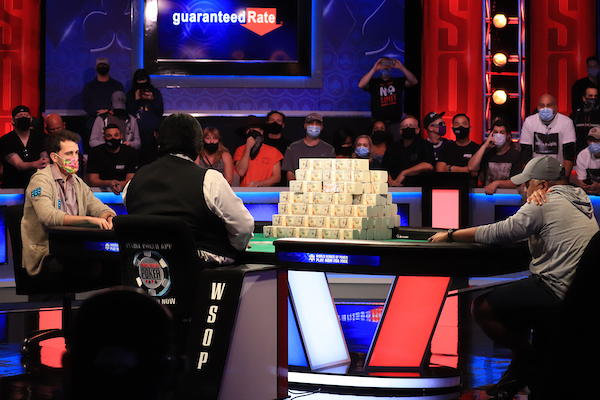 Heads-up entre George Holmes e Koray Aldemir foi show de poker na WSOP (foto: Diego Ribas/PxImages)