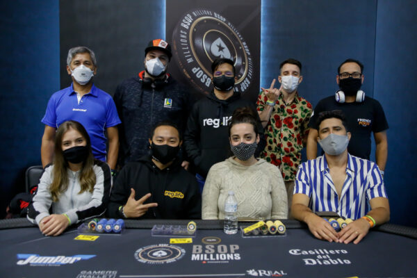 Mesa final do Mega Freeroll