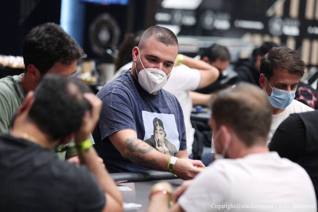 Pedro Padilha avançou para o Dia 3 do Main Event do BSOP Millions