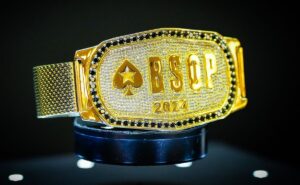 O bracelete aguarda o campeão do Main Event