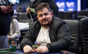 Gabriel Medeiros, chip leader do Dia 2 do High Roller
