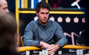 Bruno Volkmann sofreu um duro revés na FT (Foto: Joe Giron/Triton Poker)