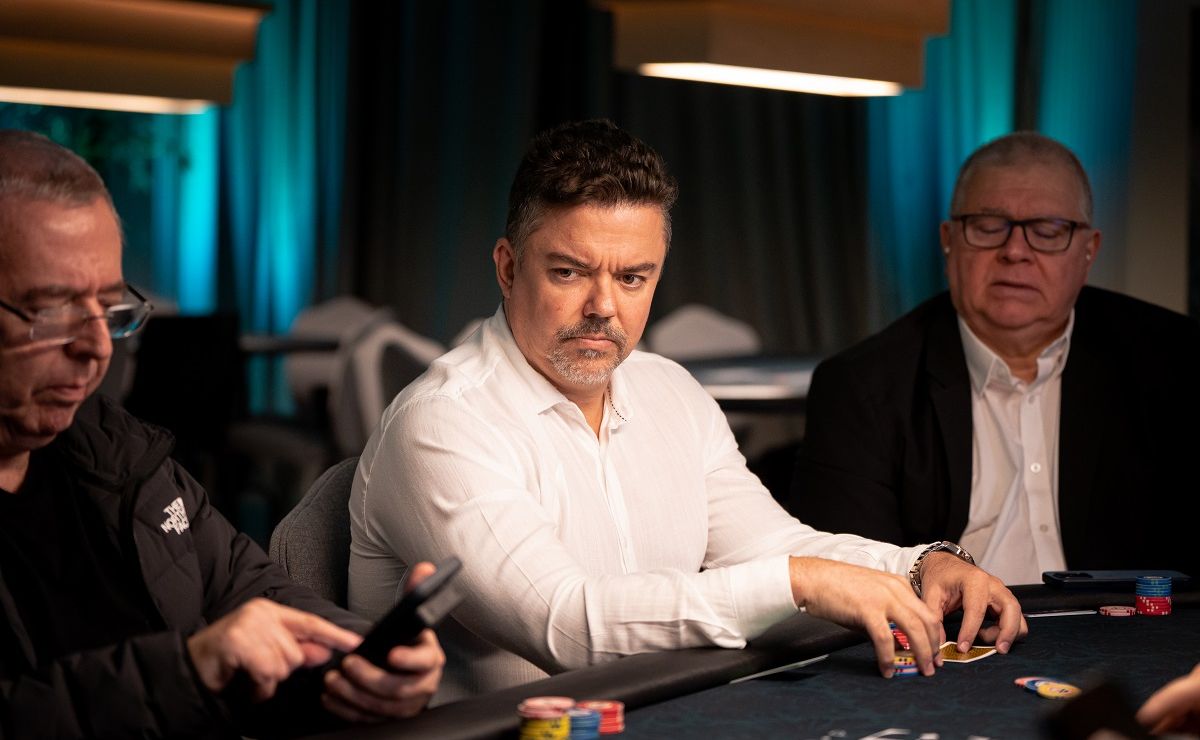 Eduardo Parra tem o maior stack da decisão