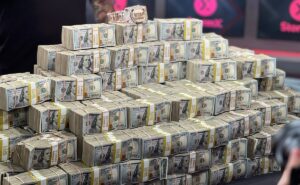 Main Event da WSOP Online distribui uma verdadeira pilha de dólares