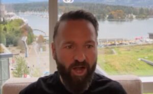 Daniel Negreanu ficou irritado ao fim da jogada