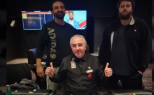 Elie encheu os bolsos com o bad beat jackpot (Foto: Reprodução/Facebook Playground Poker)