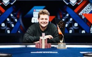 Oliver Weis conquistou o belo troféu