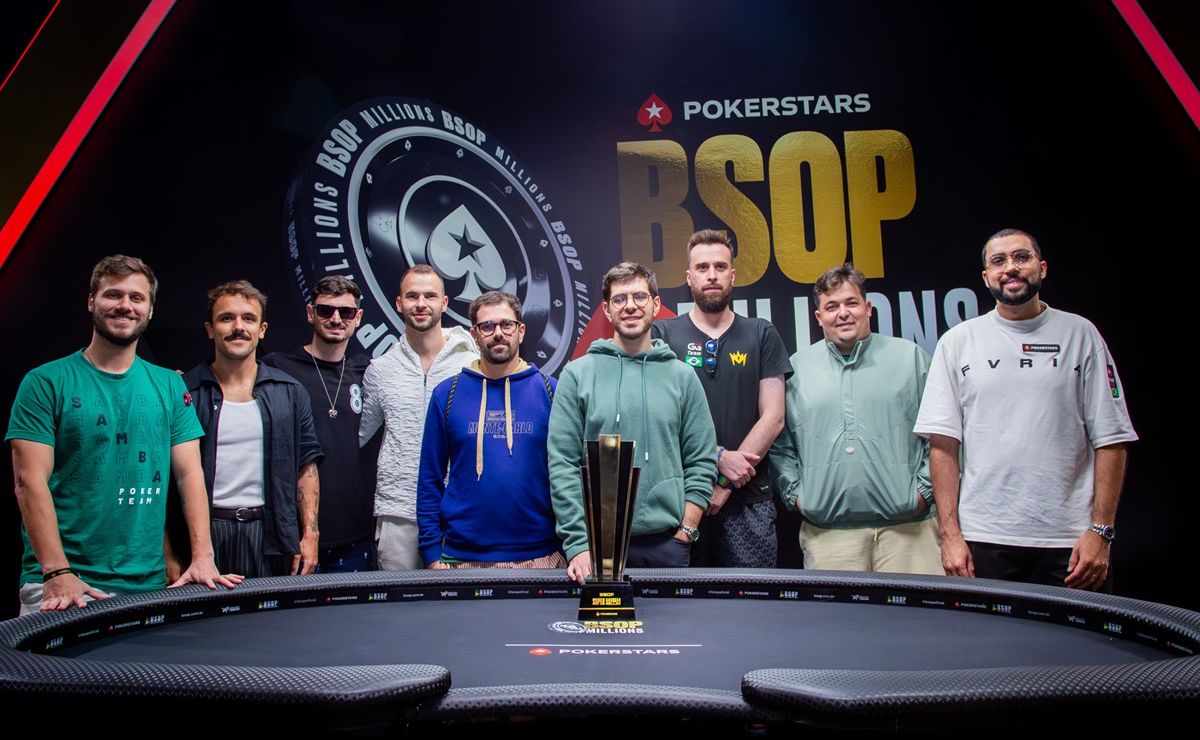 Mesa final do Super High Roller do BSOP Millions, liderada por Rafael Moraes (dir.)
