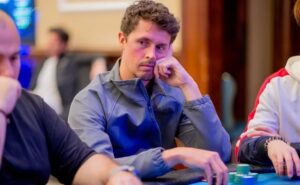 Bruno Volkmann estava em vantagem no momento do showdown (Foto: Regina Cortina/PokerNews)