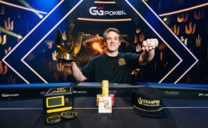 Alex Foxen ultrapassou a marca de US$ 40 milhões em prêmios (Foto: Joe Giron/Triton Poker)