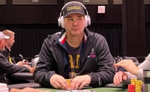 Phil Hellmuth não estará no principal torneio do poker em 2025