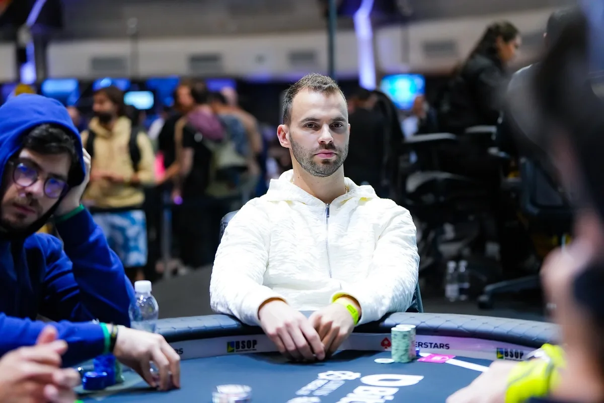 Renan Bruschi volta a ser campeão no WCOOP e estende recorde