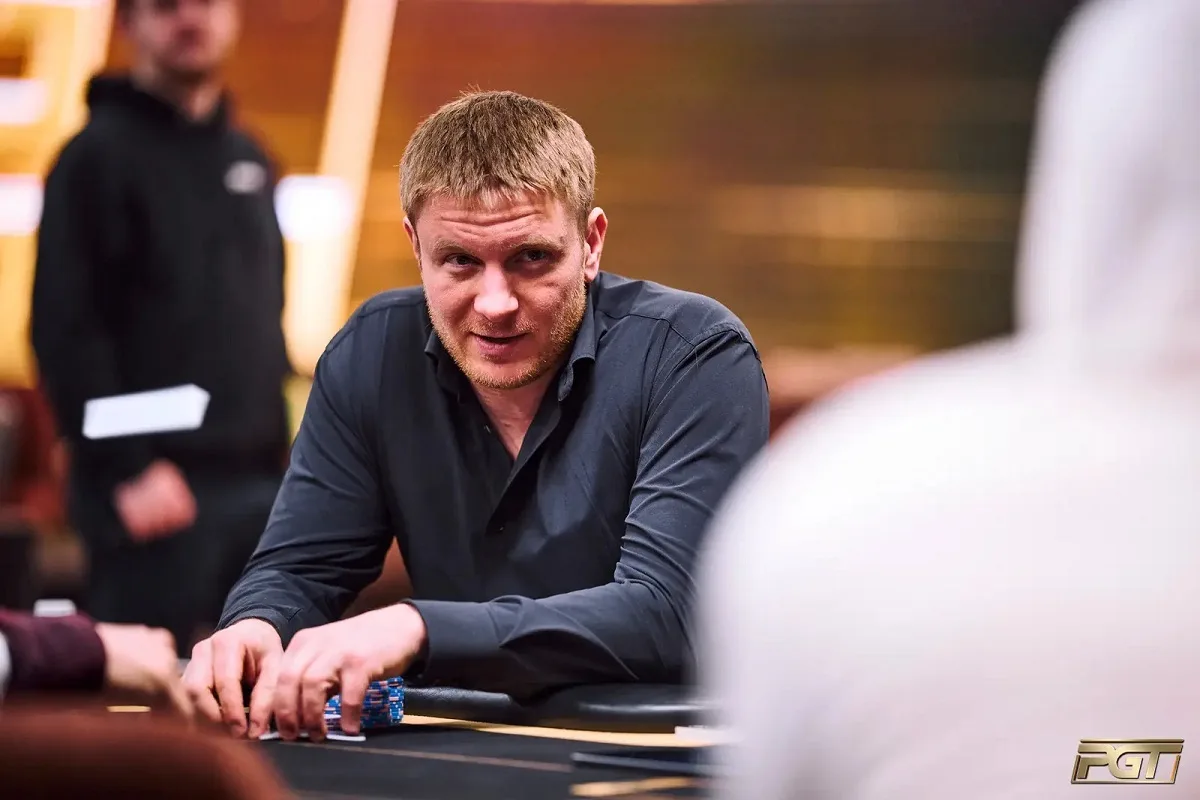 Sam Soverel abre PGT PLO com título do Evento 1; João Simão bolha FT