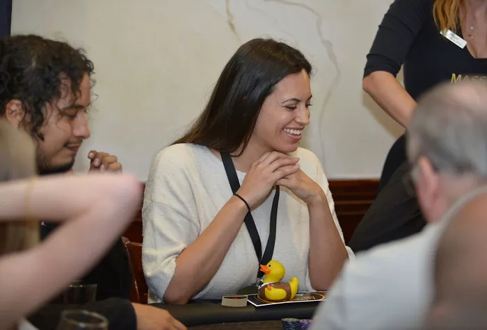 Candidata ao governo de Nevada troca campanha eleitoral pelo poker e alcança mesa final em Las Vegas