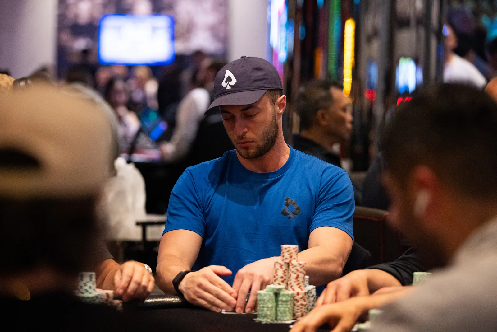 Higor Seibel avança à mesa final do Main Event do Victorian Poker Championship