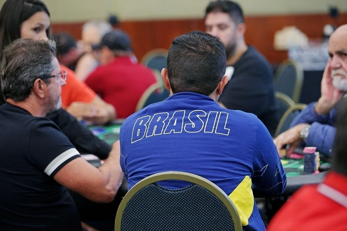 Nabih Cury fatura o Mini Bounty Builder HR no PokerStars