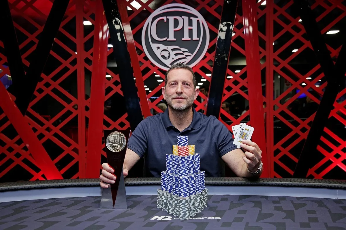 Renato Roizenblit é campeão do Main Event da penúltima etapa do CPH